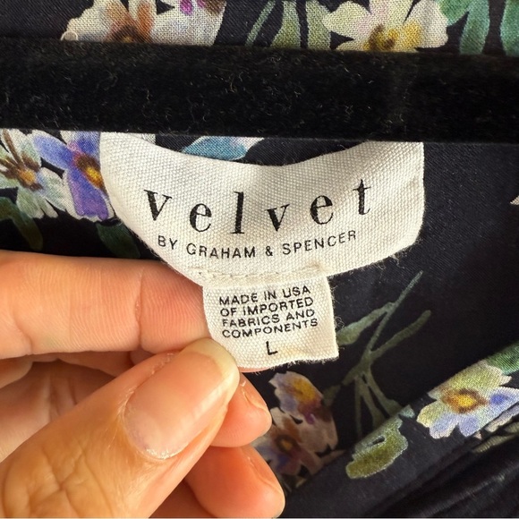 Velvet Black Floral Blouse WornOnTV: Size L - Picture 9 of 16